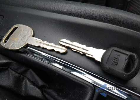 2005 GMC Yukon Xl 1500 Denali z USA, uszkodzony, nr VIN 1GKFK66U05J245999